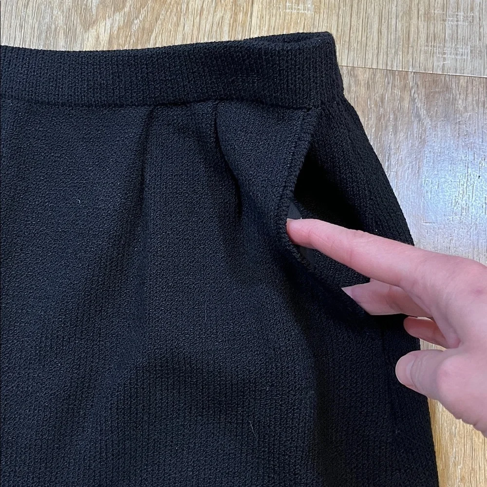 VTG Marie St. John Black Skirt Size 8 Santana Knit Pockets Straight Pencil EUC